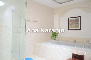 Casa en Alto Prado, Caracas – 17