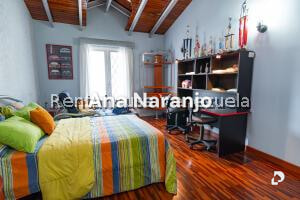 Casa en Alto Prado, Caracas – 30