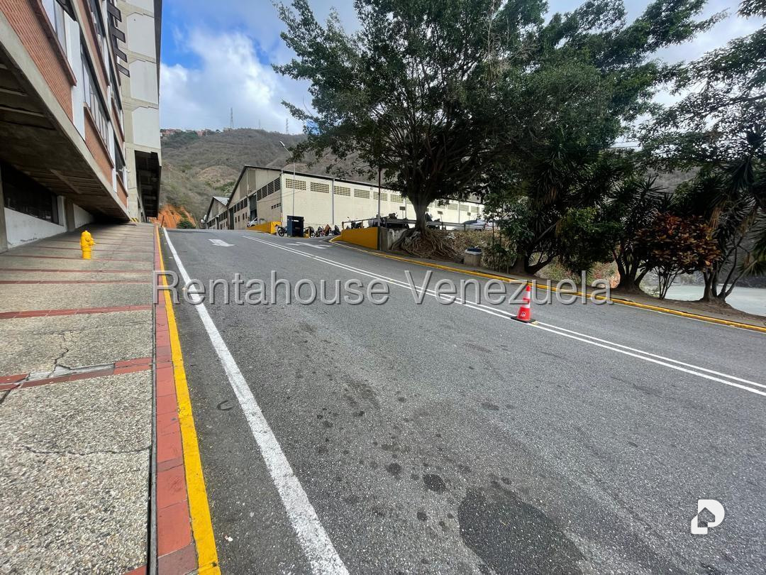 Local comercial en El Valle, Caracas – 14