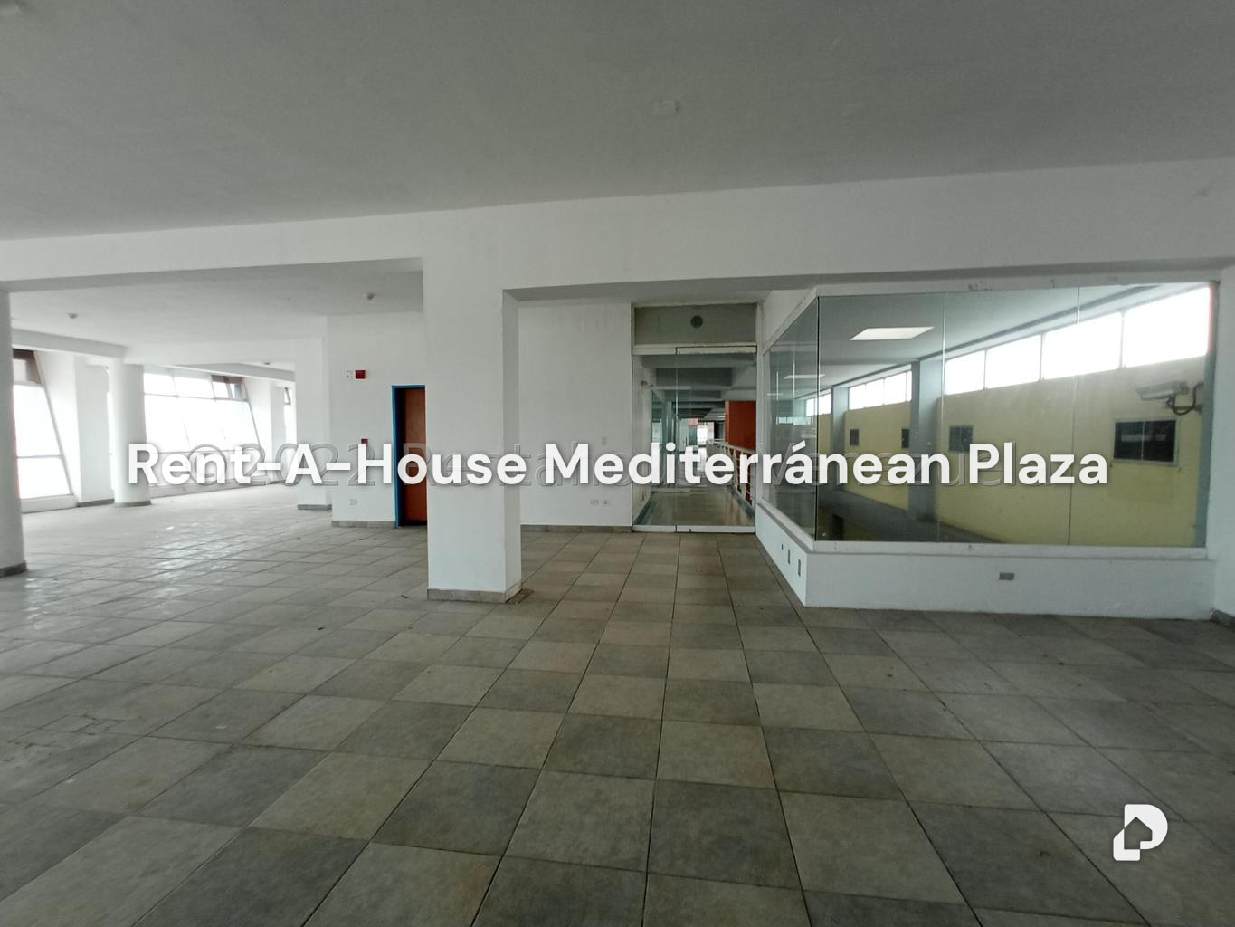 Local comercial en Castillito, San Diego