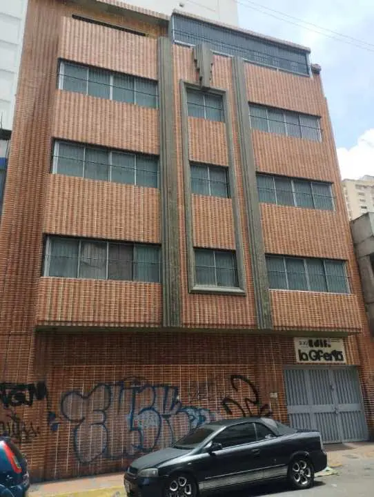 Edificio en La Candelaria, Caracas - 1