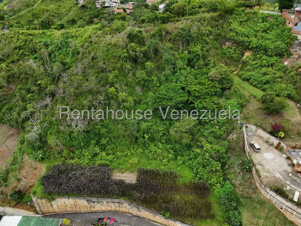 Land in La Unión, Caracas - 1