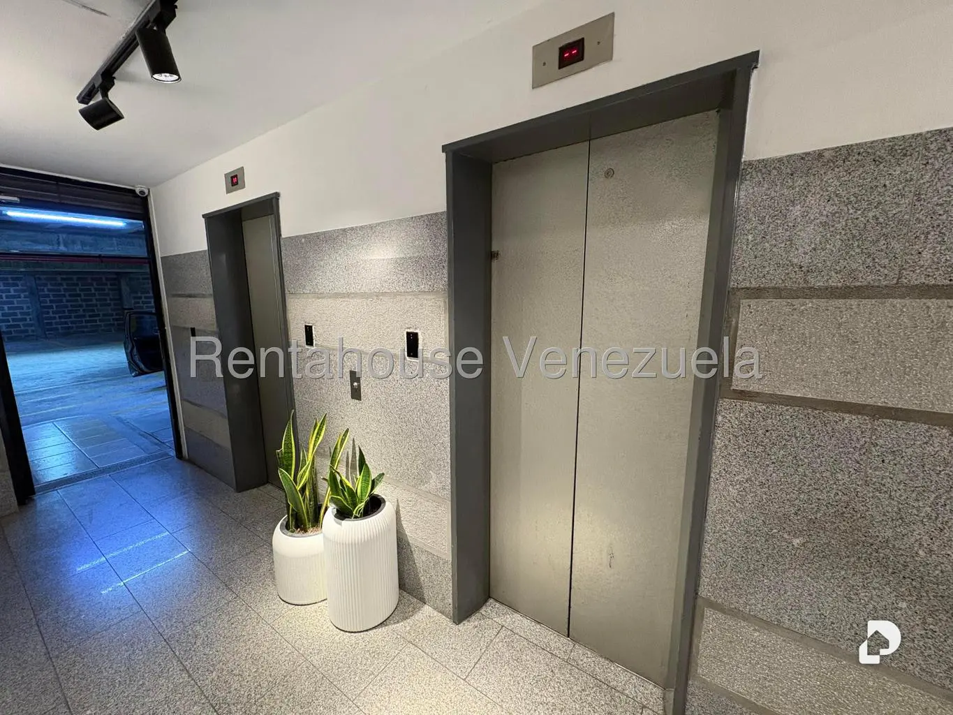 Apartamento en Colinas de La Tahona, Caracas – 2