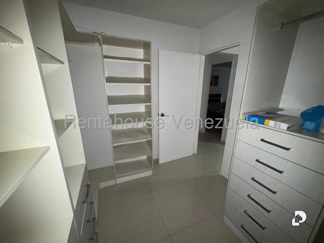 Apartamento en Colinas de La Tahona, Caracas – 18