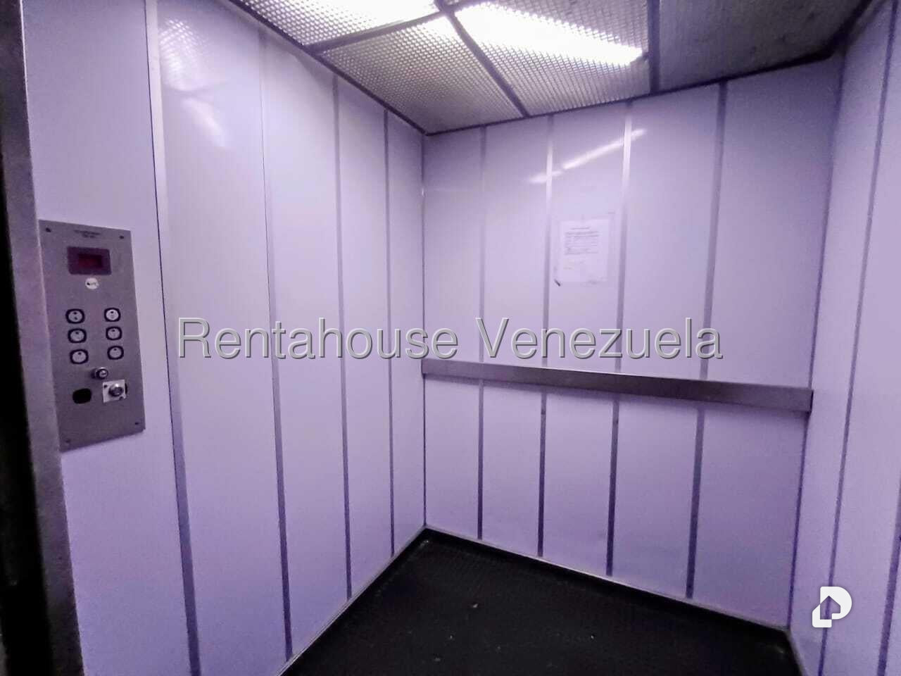 Local comercial en Parroquia Catedral, Caracas – 19