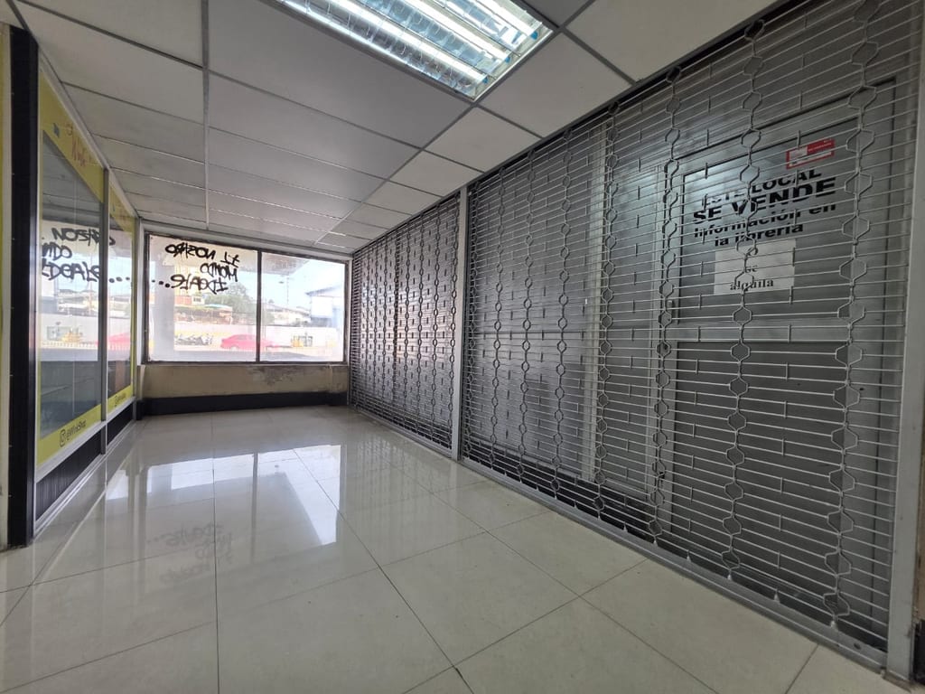 Local comercial en Carrizal, Altos Mirandinos - 1
