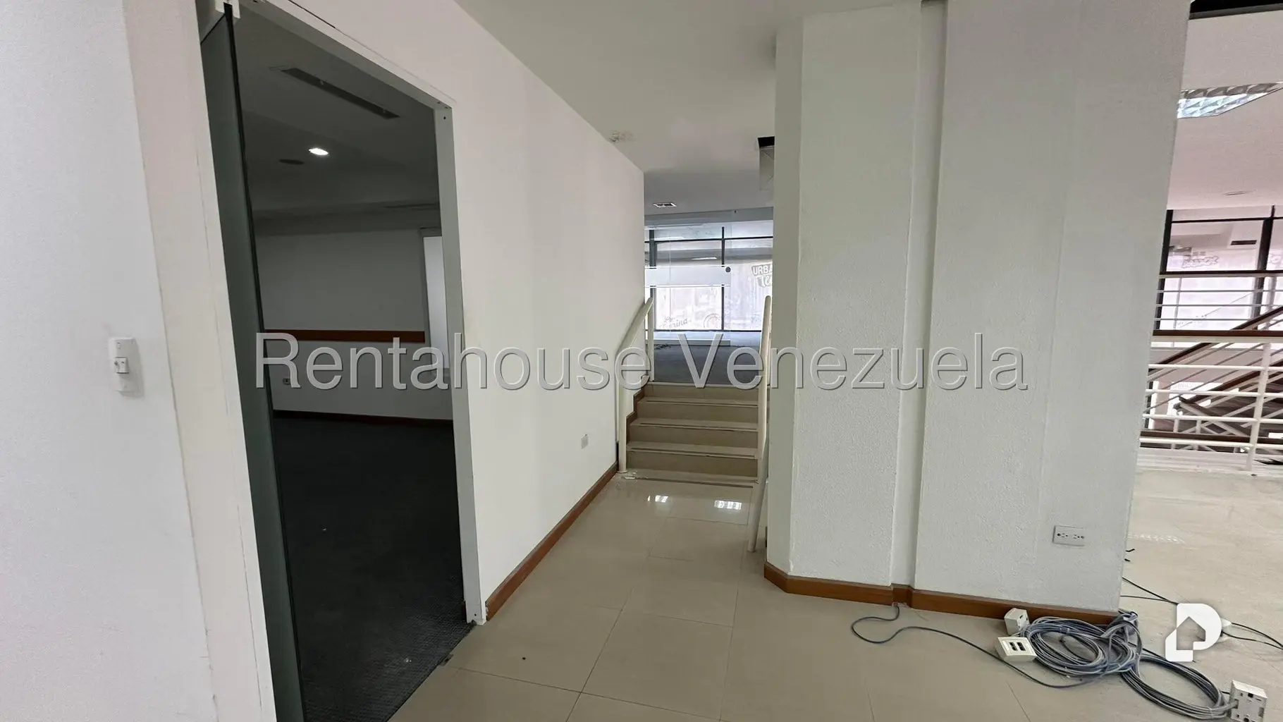 Oficina en Prados del Este, Caracas – 31
