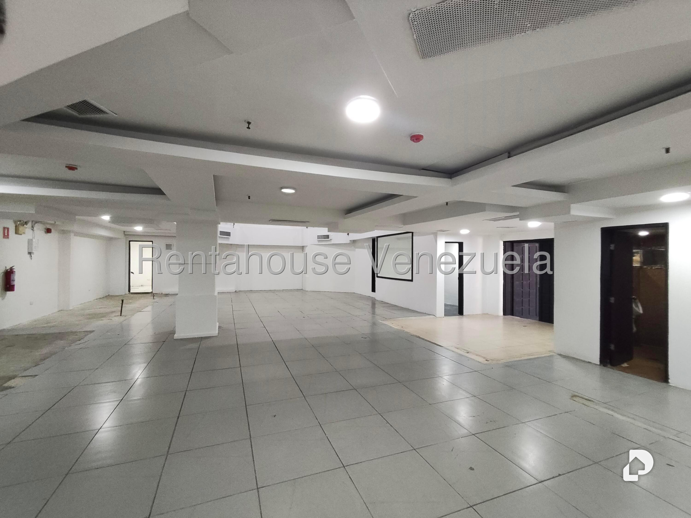 Local comercial en Macaracuay, Caracas – 10