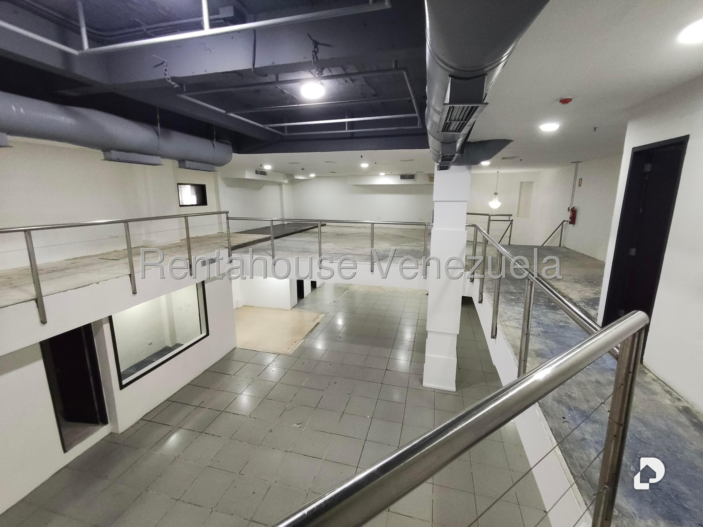 Local comercial en Macaracuay, Caracas – 15