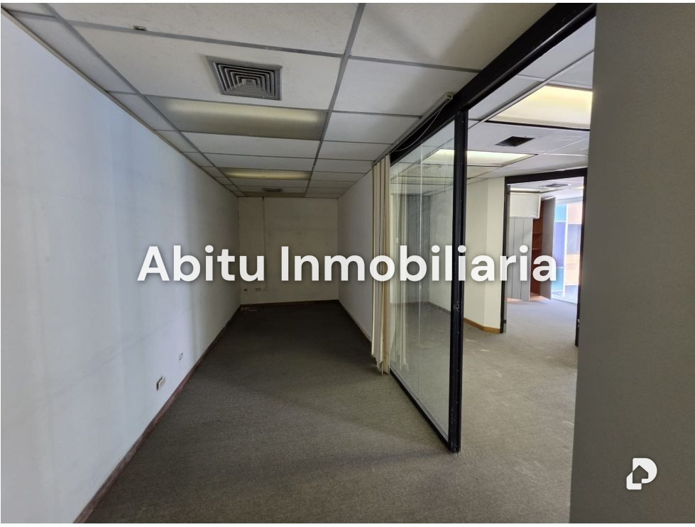 Oficina en Los Palos Grandes, Caracas – 8