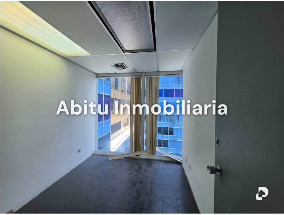 Oficina en Los Palos Grandes, Caracas – 17