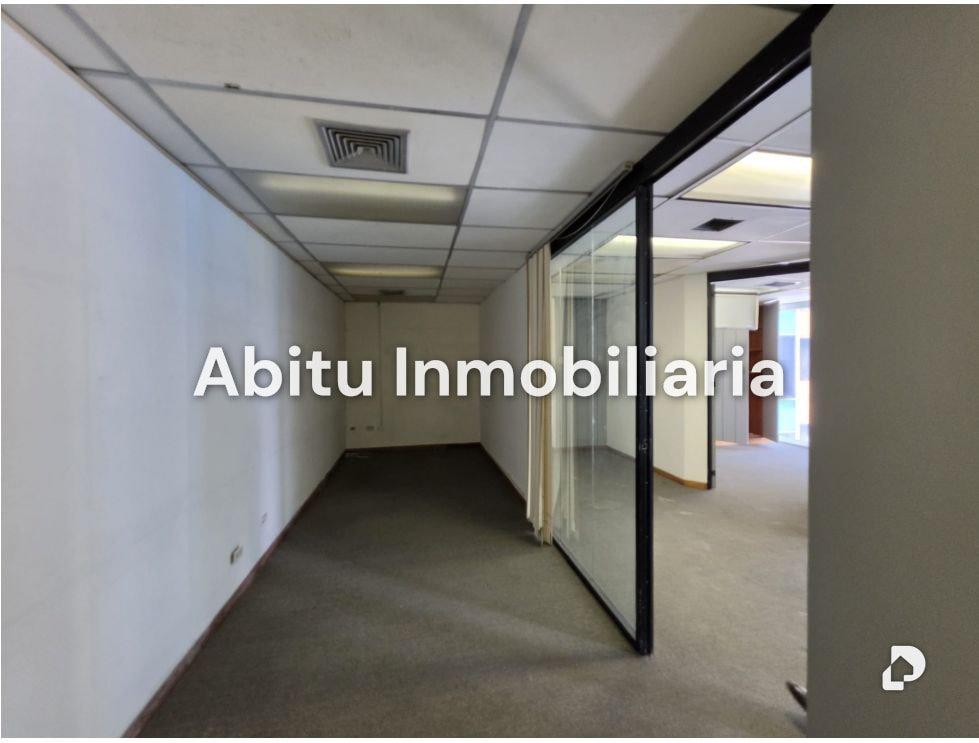 Oficina en Los Palos Grandes, Caracas – 10