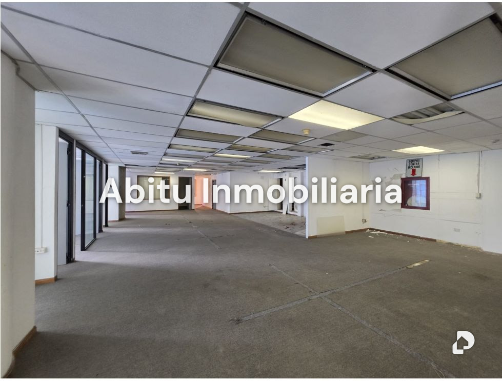 Oficina en Los Palos Grandes, Caracas – 9