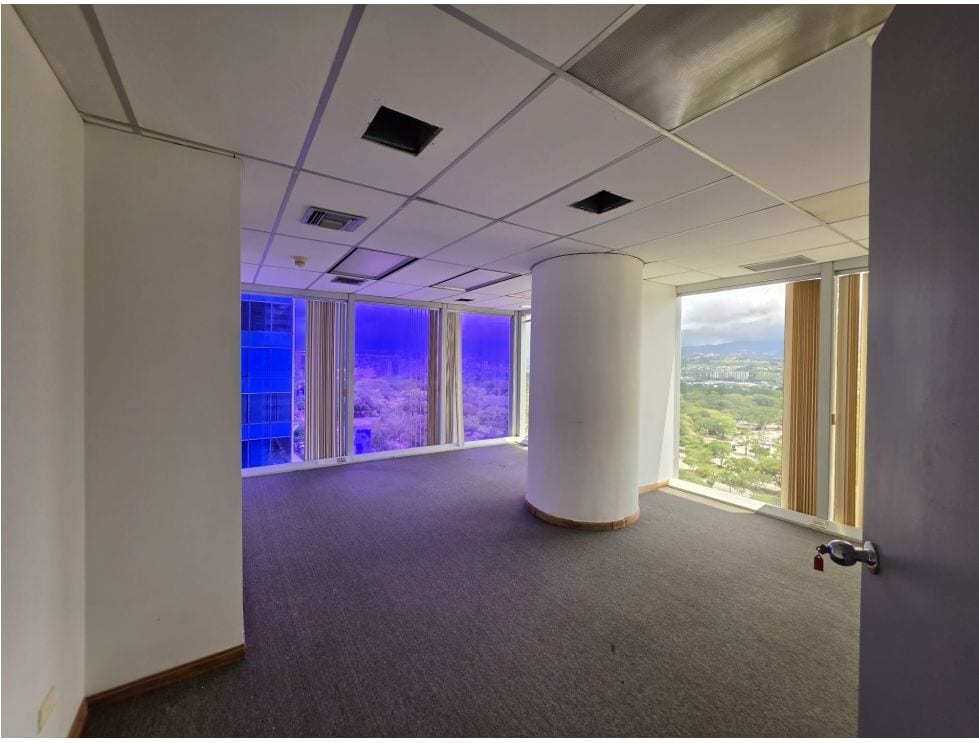 Oficina en Los Palos Grandes, Caracas - 1