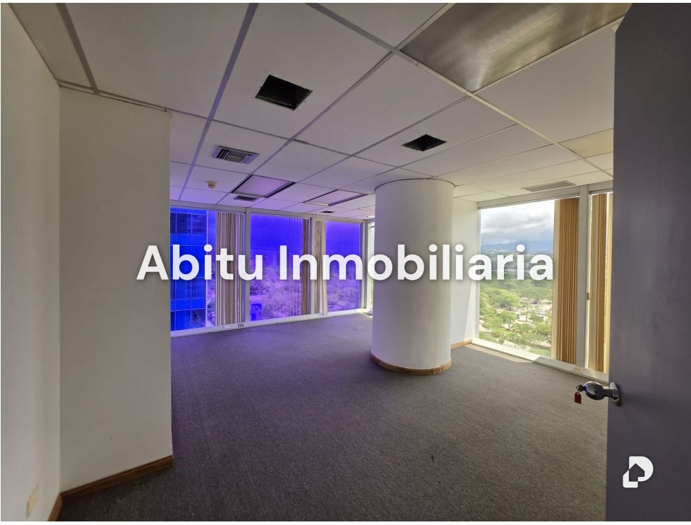 Oficina en Los Palos Grandes, Caracas – 1