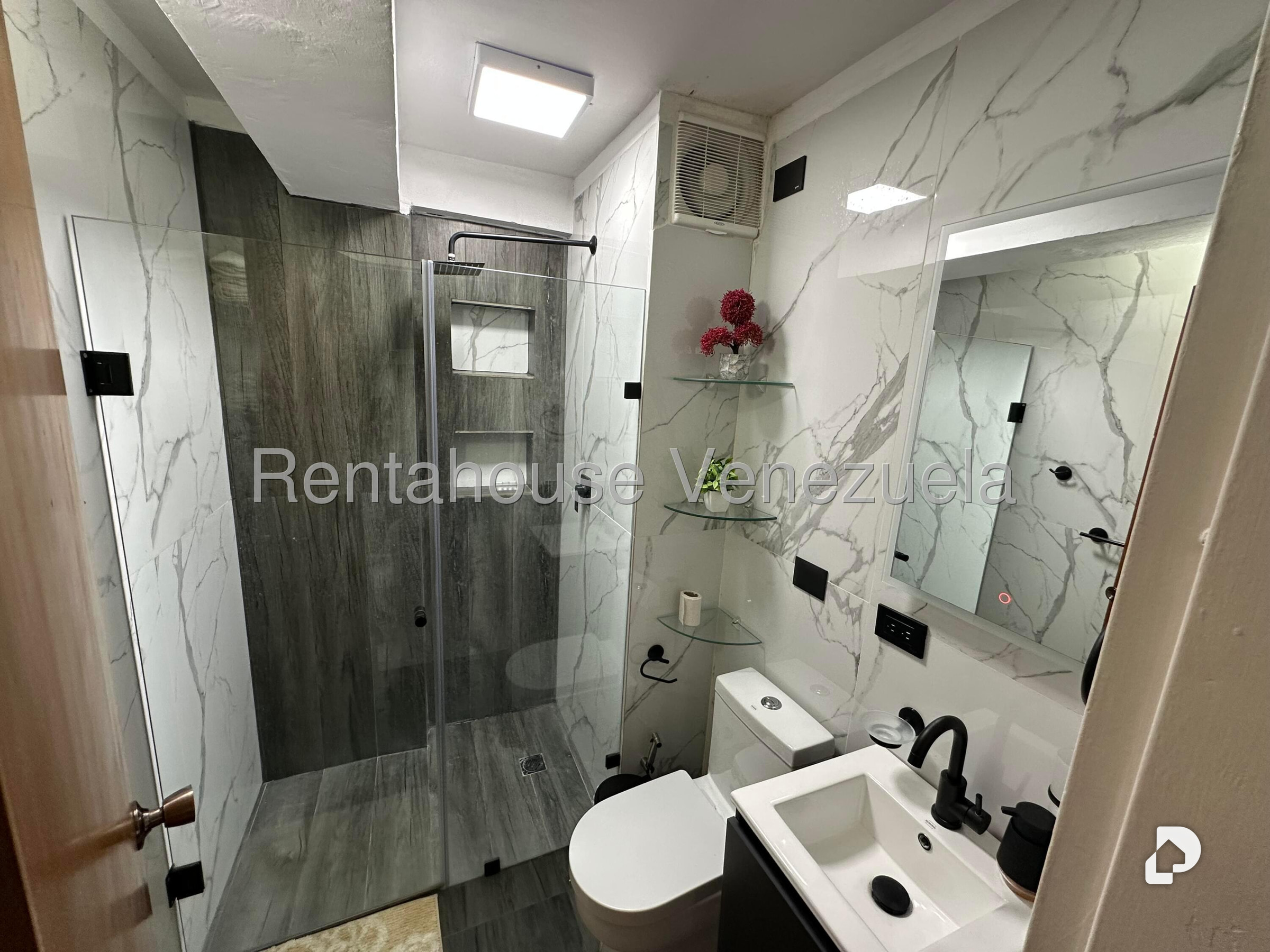Apartamento en La Urbina, Caracas – 11