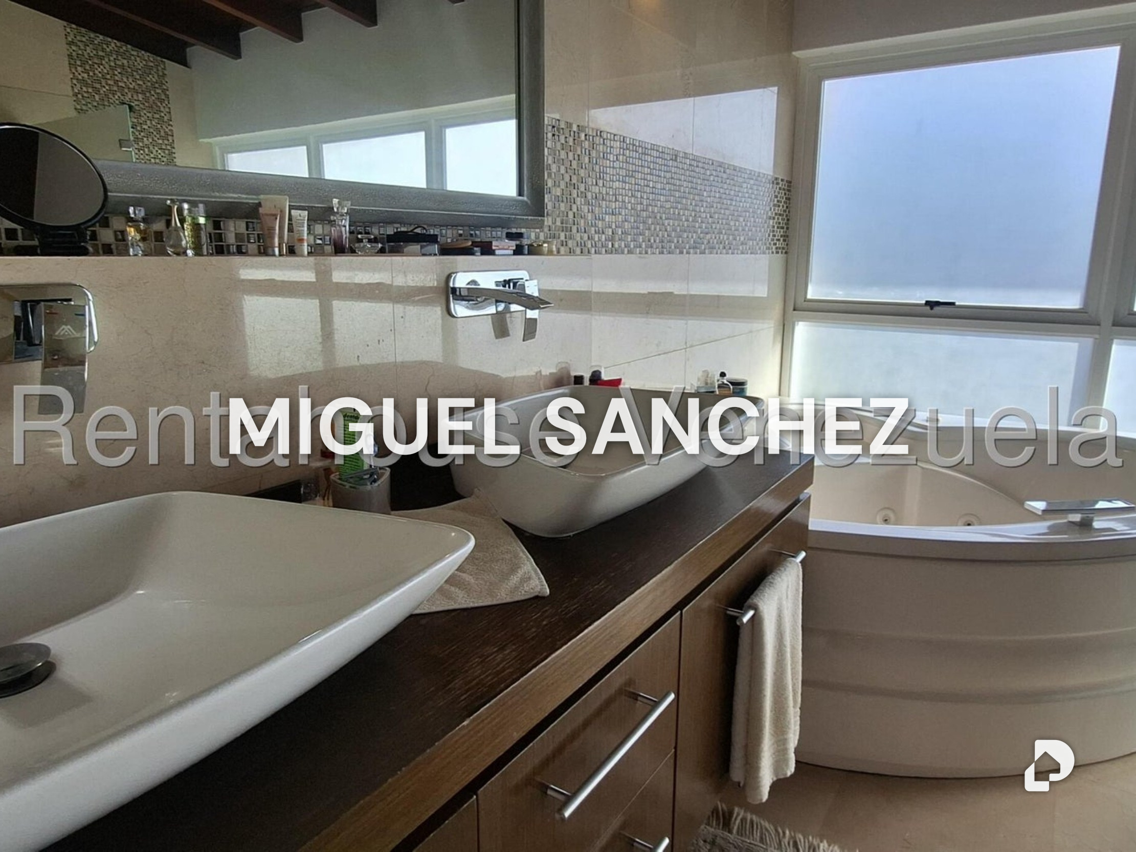 House in El Pauji, Caracas – 25
