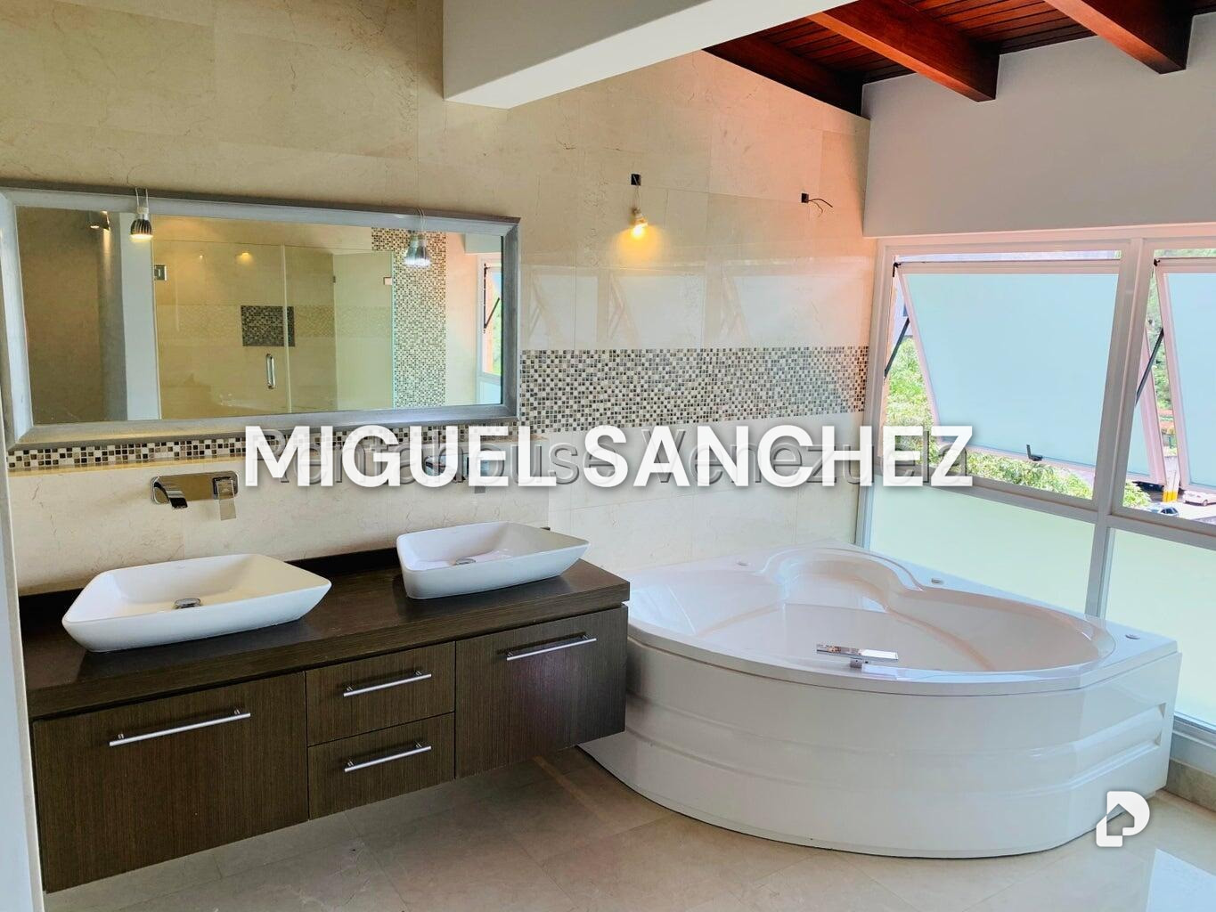 House in El Pauji, Caracas – 27