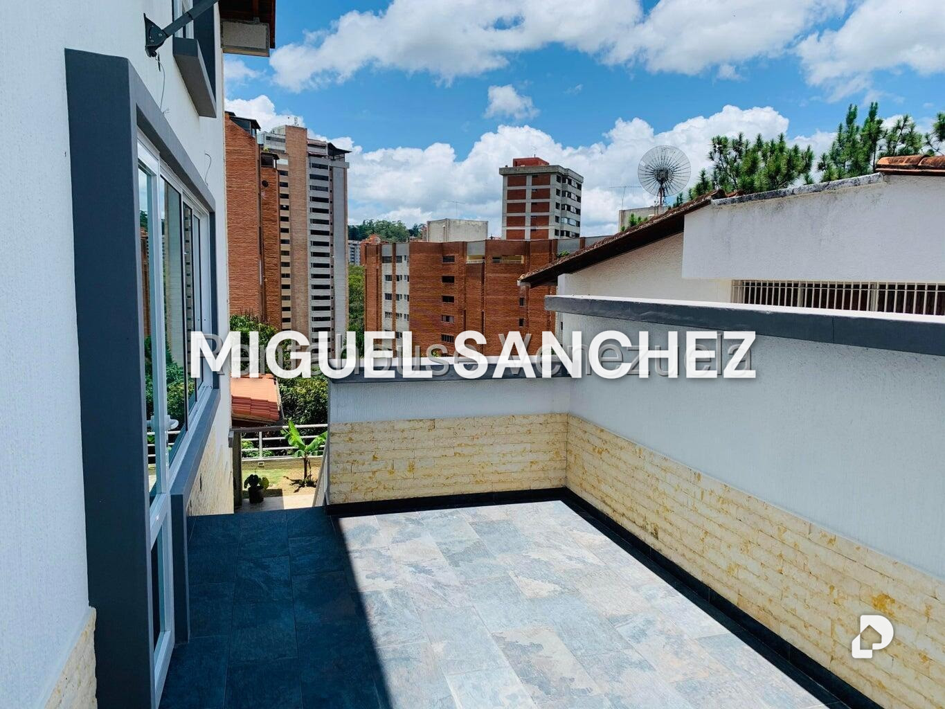 House in El Pauji, Caracas – 26