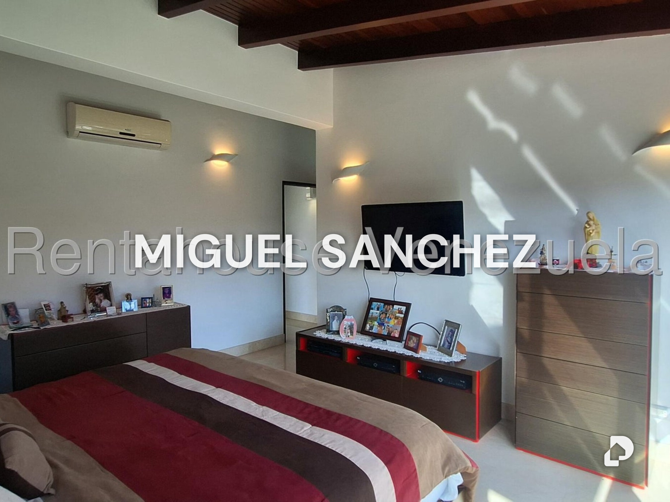 House in El Pauji, Caracas – 19