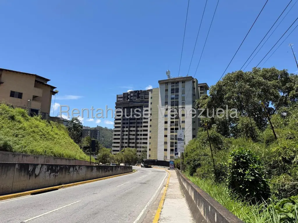 Apartment in La Boyera, Caracas - 1
