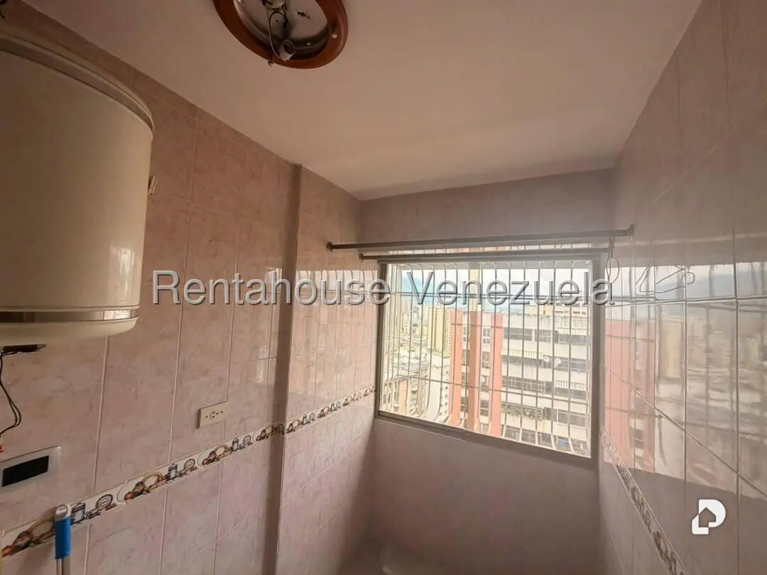Apartamento en Parroquia La Candelaria, Caracas – 18