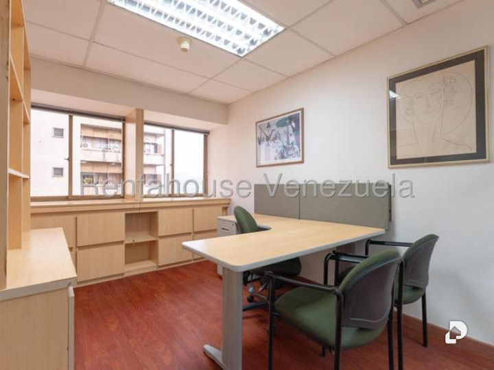 Oficina en Los Palos Grandes, Caracas – 9