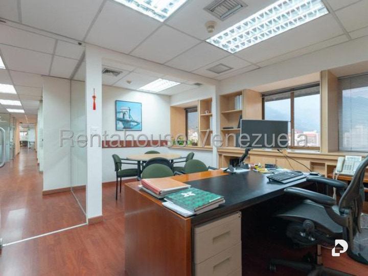 Oficina en Los Palos Grandes, Caracas – 10
