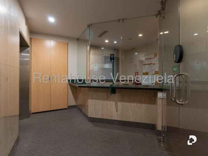 Oficina en Los Palos Grandes, Caracas – 2