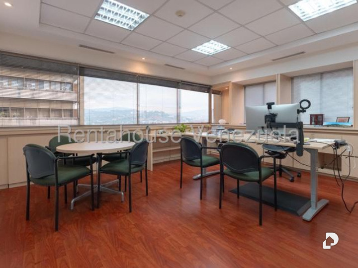 Oficina en Los Palos Grandes, Caracas – 7