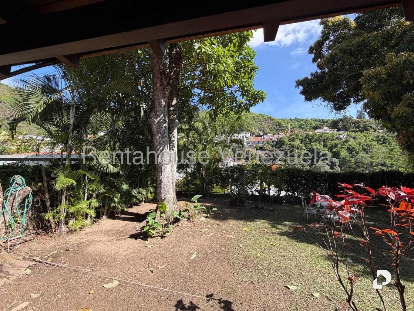 Casa en Prados Del Este, Caracas – 26