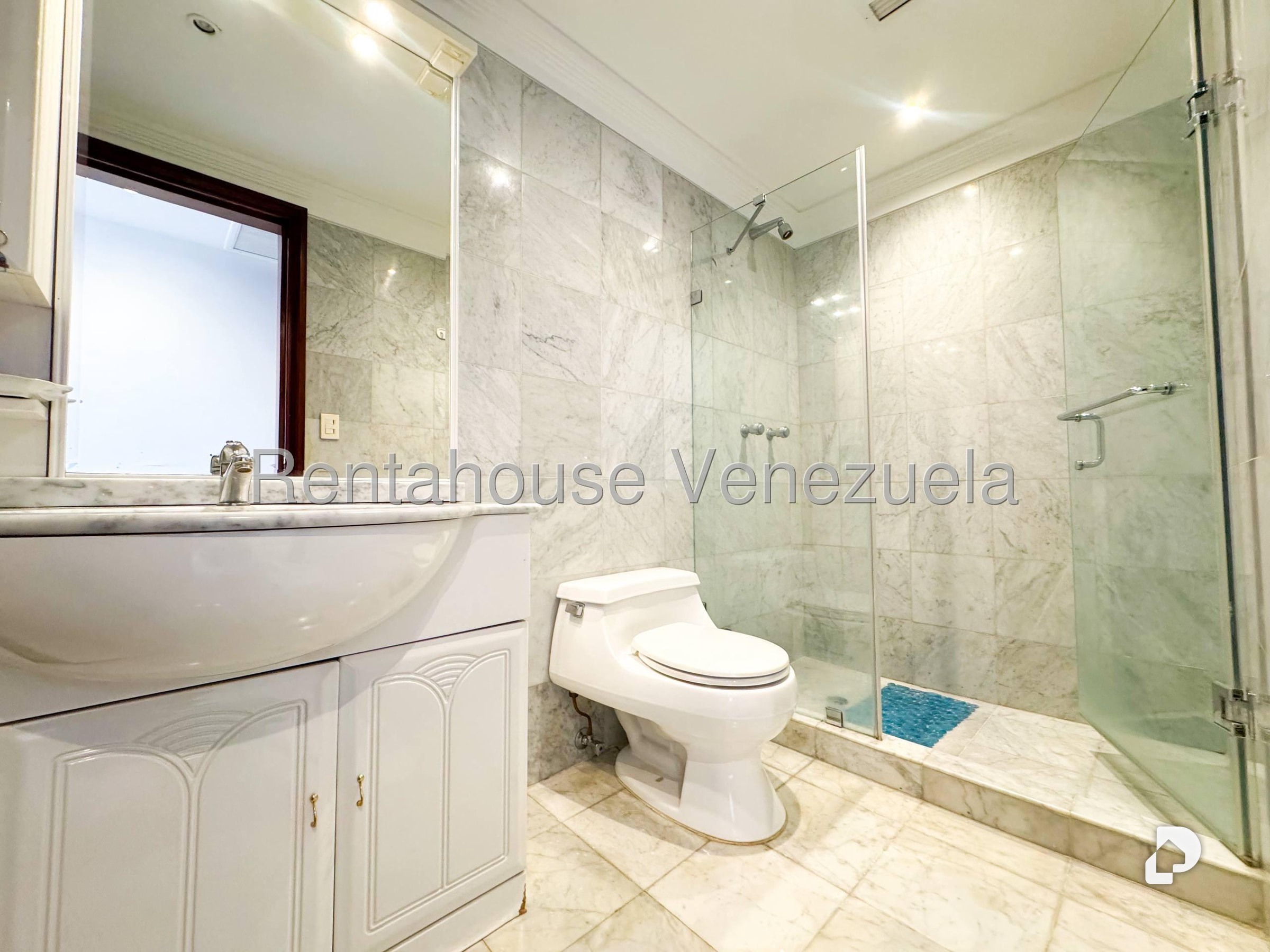Apartamento en Lomas de San Román, Caracas – 26