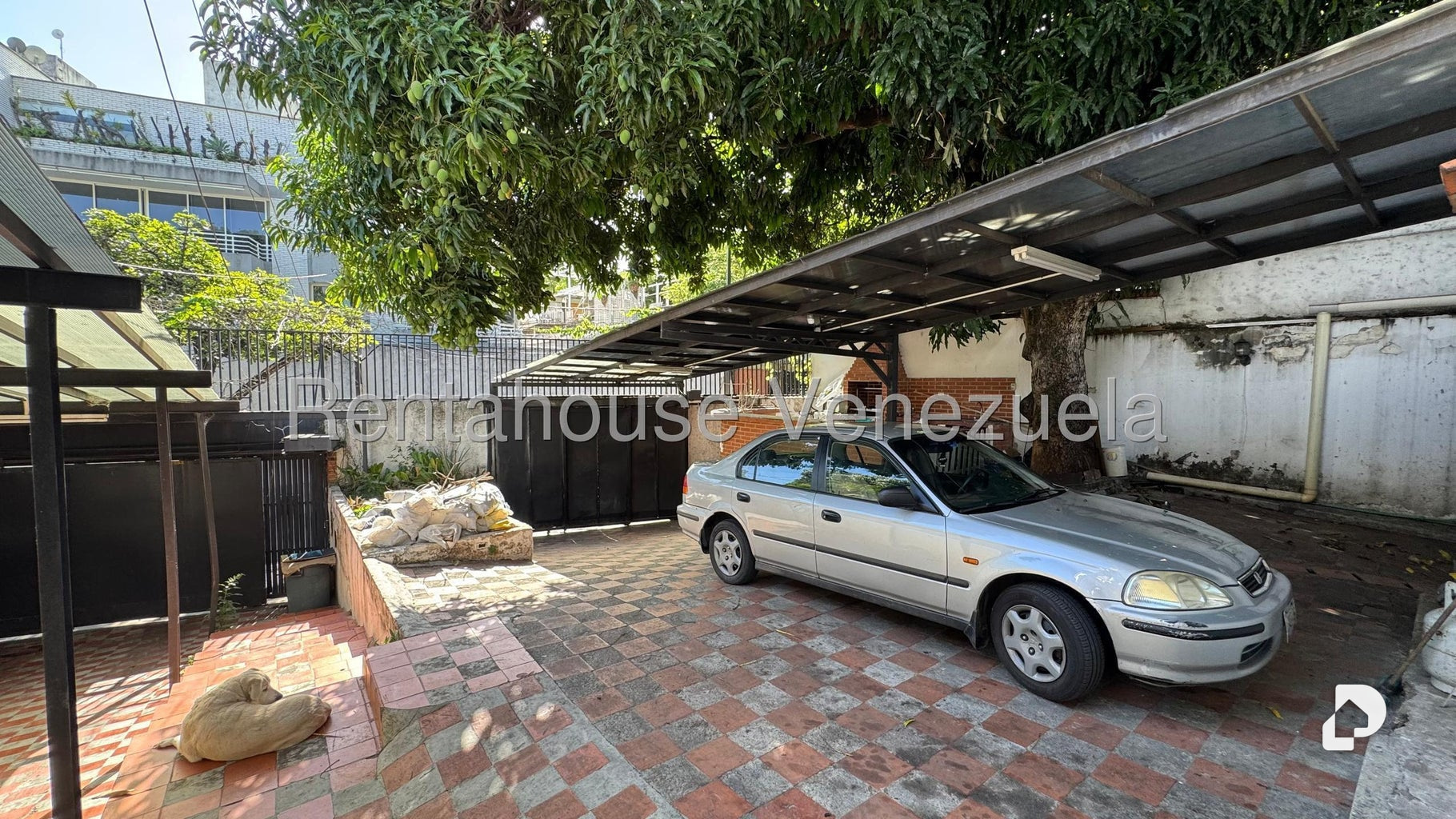Casa en Los Palos Grandes, Caracas – 10