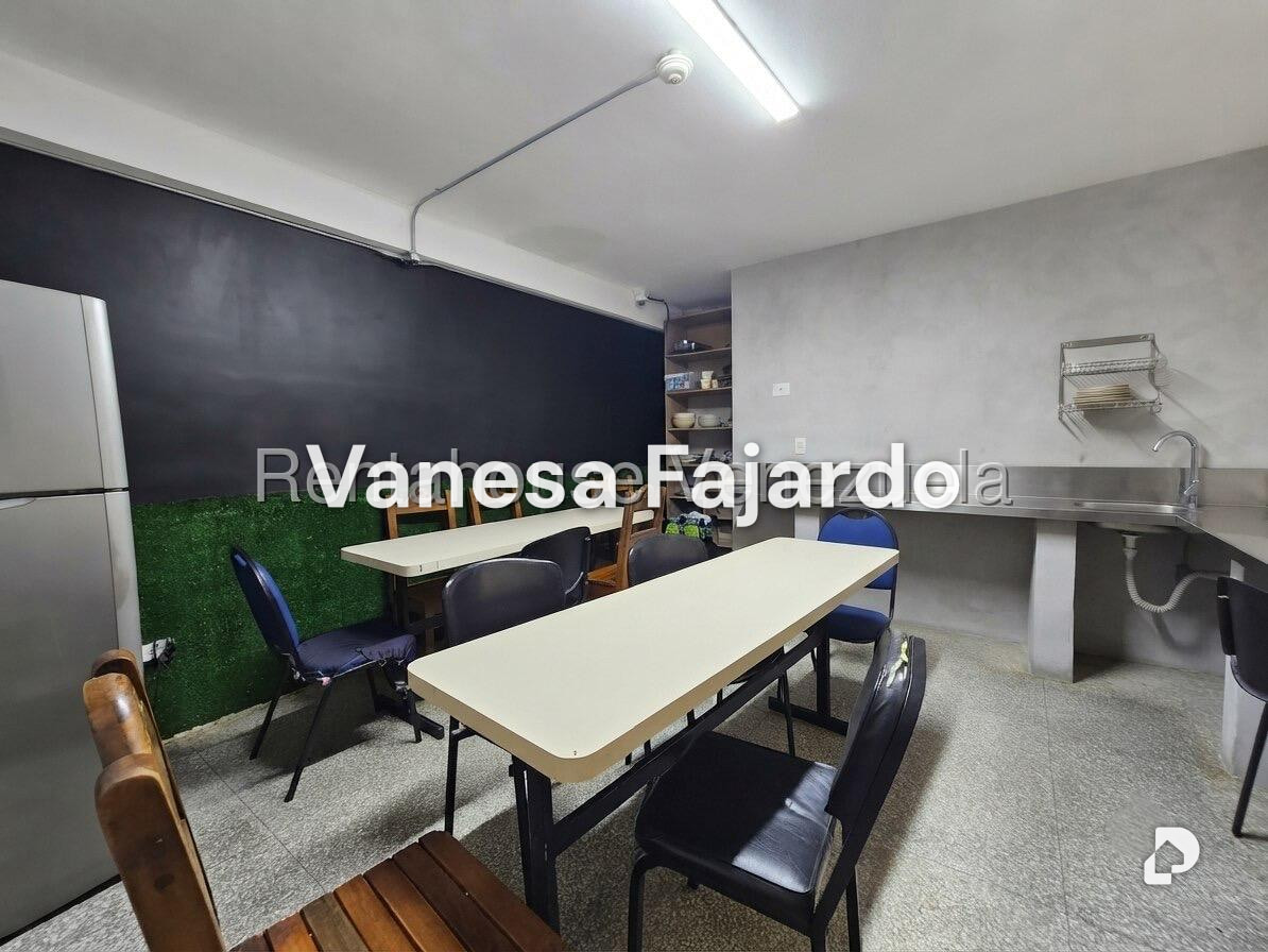 Galpón en Los Chaguaramos, Caracas – 13