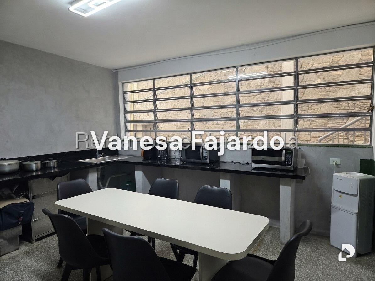Galpón en Los Chaguaramos, Caracas – 14