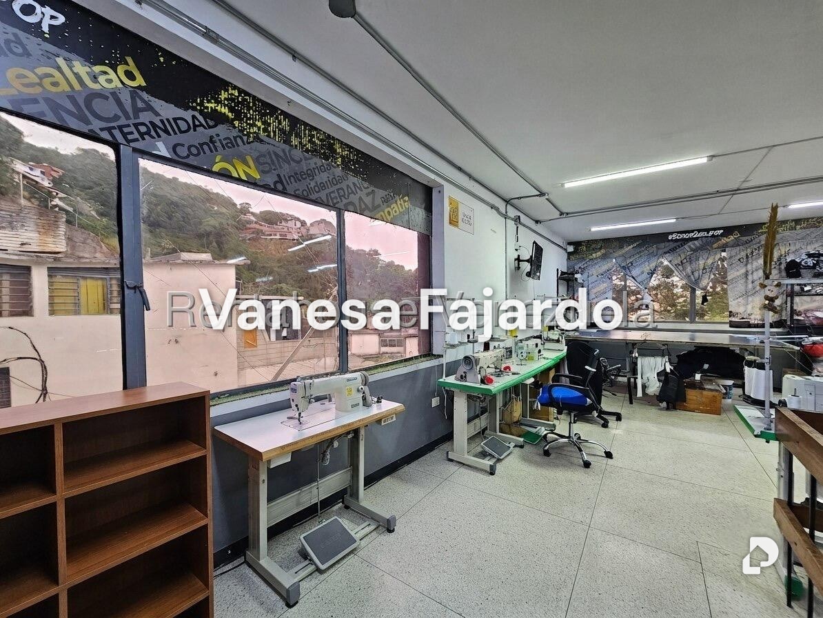 Galpón en Los Chaguaramos, Caracas – 19