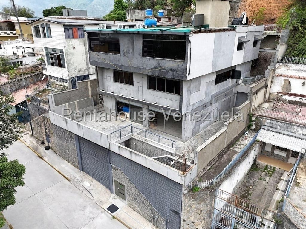 Galpón en Los Chaguaramos, Caracas - 1