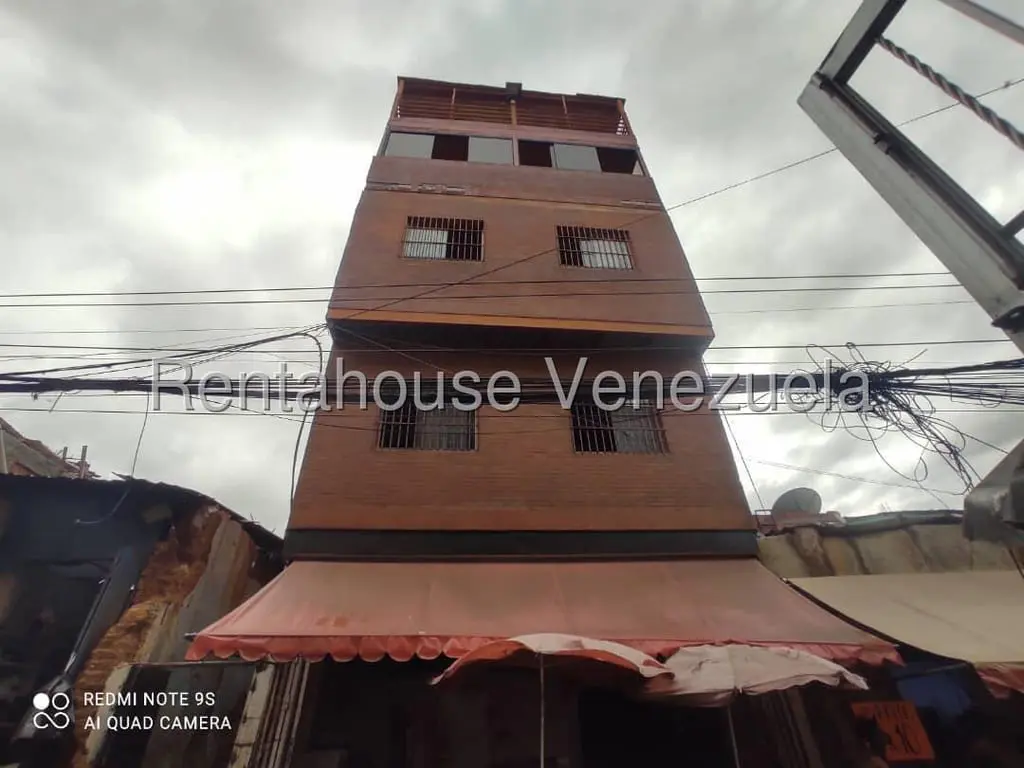 Edificio en Petare, Caracas - 1