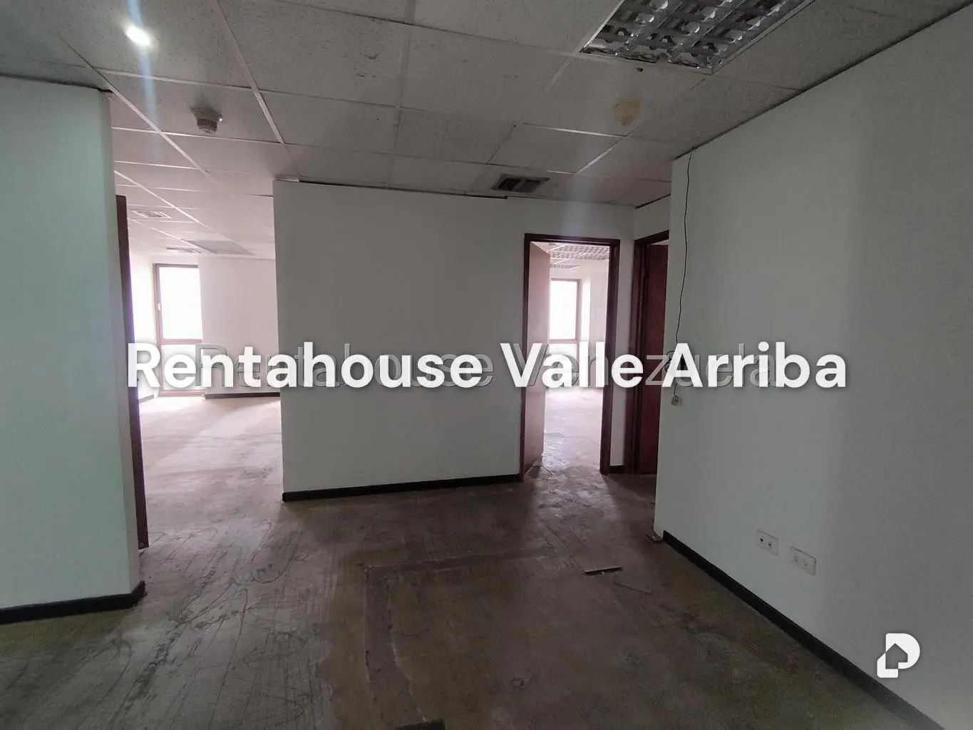 Oficina en Los Palos Grandes, Caracas – 15