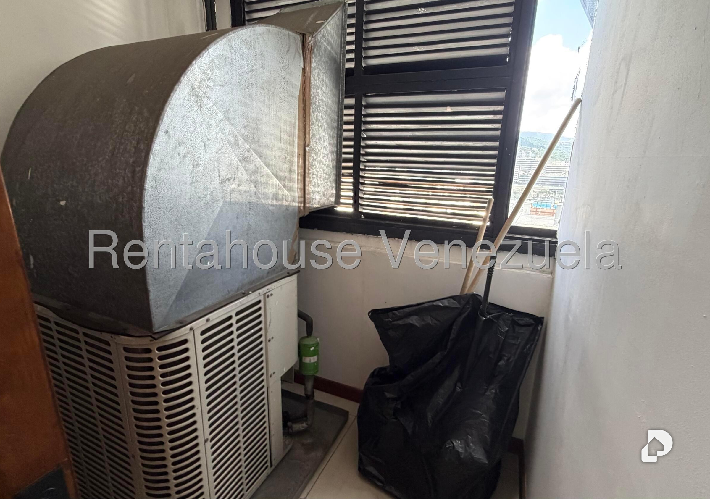 Oficina en Chacao, Caracas – 12