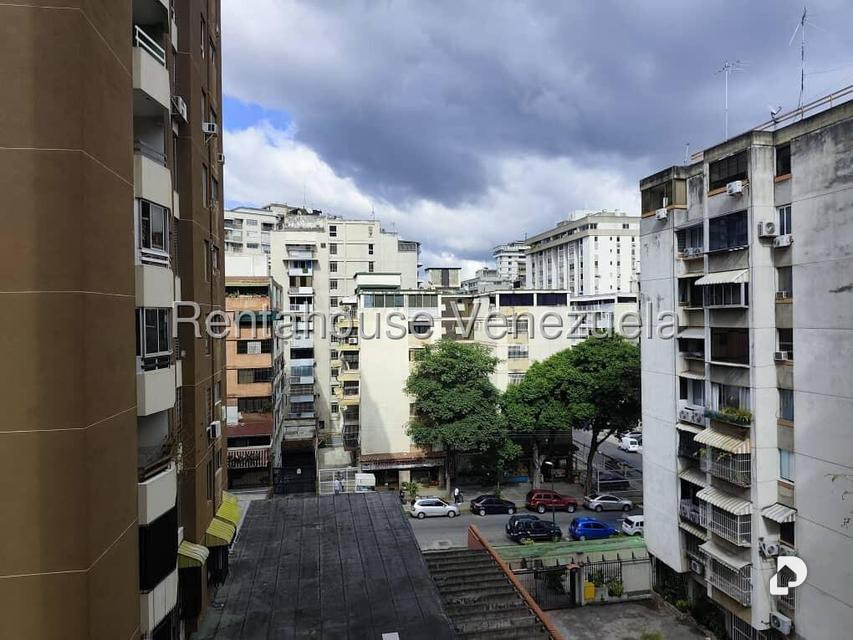 Apartamento en Los Palos Grandes, Caracas – 10