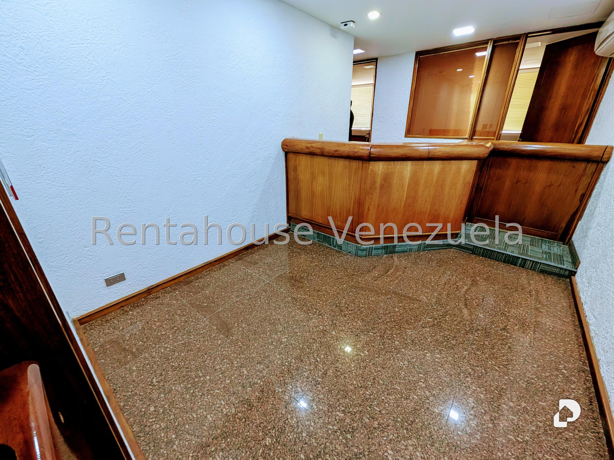 Oficina en Chuao, Caracas – 27