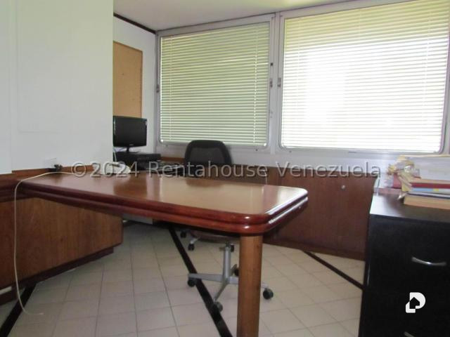 Oficina en Chuao, Caracas – 12