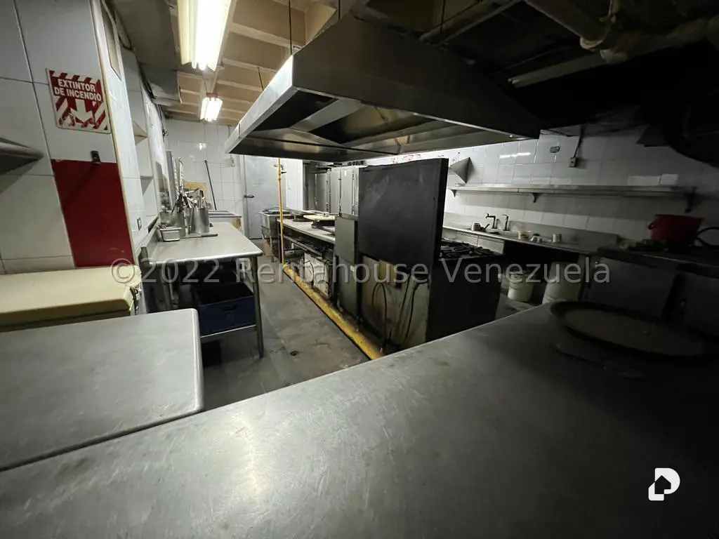 Local comercial en Los Palos Grandes, Caracas – 11