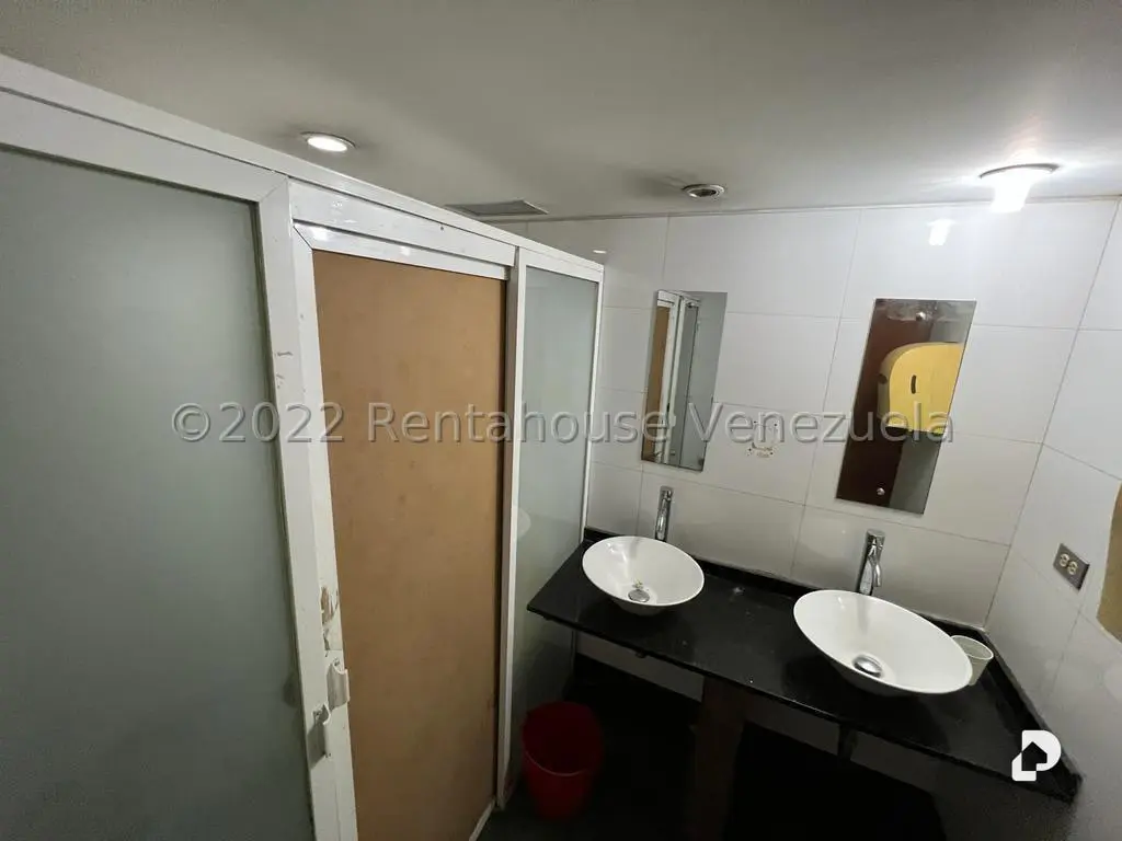 Local comercial en Los Palos Grandes, Caracas – 9