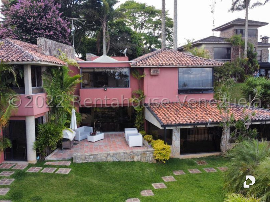 Casa en Avenida Central De La Lagunita, Caracas – 2