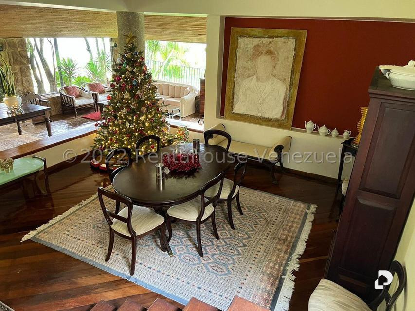 Casa en Avenida Central De La Lagunita, Caracas – 22