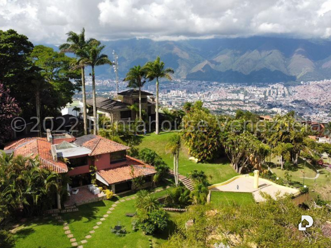 Casa en Avenida Central De La Lagunita, Caracas – 5