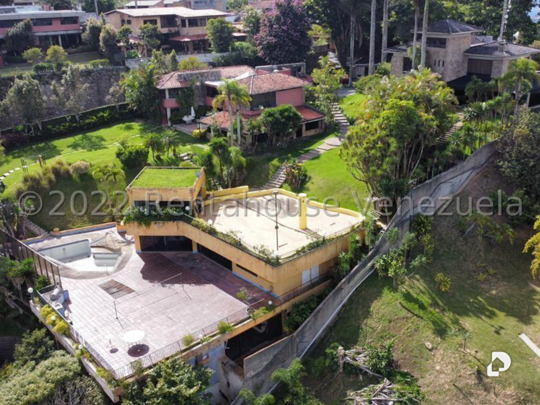 Casa en Avenida Central De La Lagunita, Caracas – 6