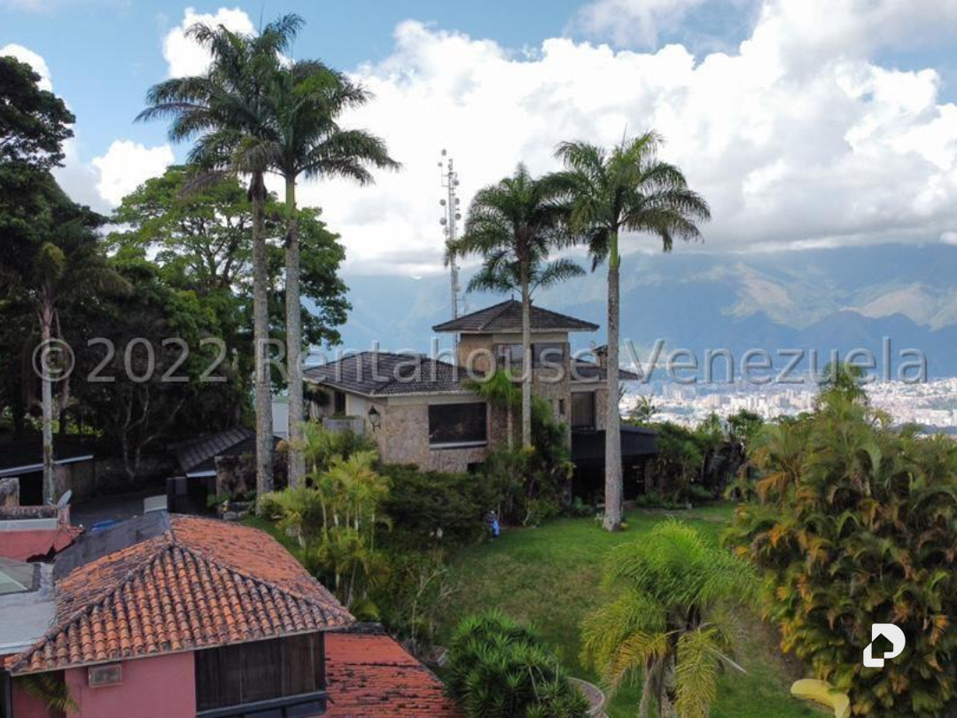Casa en Avenida Central De La Lagunita, Caracas – 3